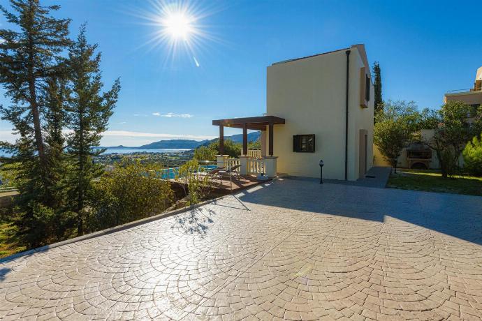  . - Villa Athina . (Photo Gallery) }}