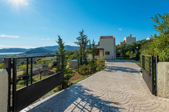  . - Villa Athina . (Photo Gallery) }}