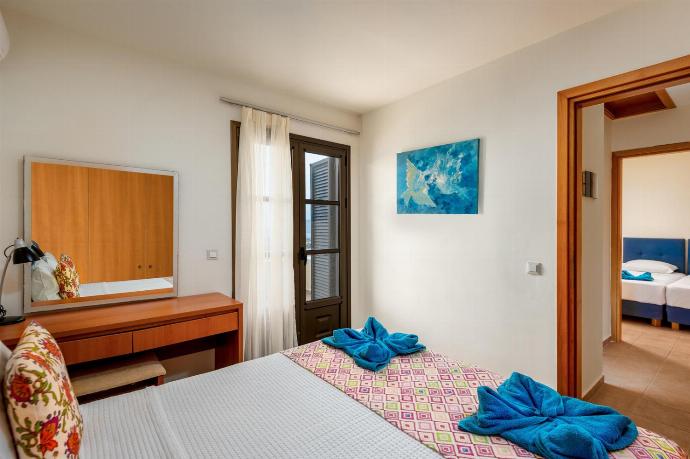  . - Villa Athina . (Photo Gallery) }}
