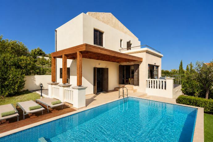 Beautiful villa with private pool and terrace . - Villa Athina . (Photo Gallery) }}