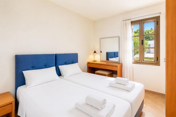 Twin bedroom with A/C . - Villa Athina . (Photo Gallery) }}