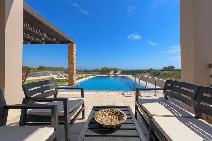  . - Villa Blue Wave Tria . (Photo Gallery) }}