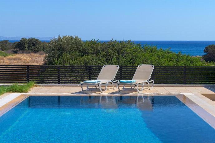  . - Villa Blue Wave Tria . (Photo Gallery) }}