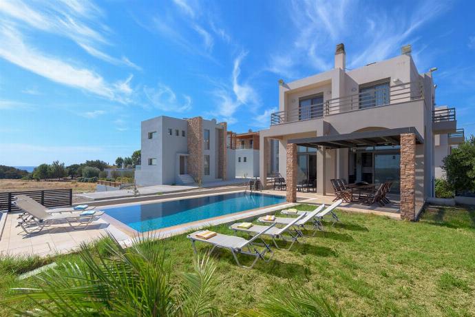  . - Villa Blue Wave Tria . (Photo Gallery) }}
