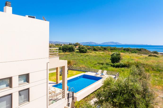 Villa Blue Wave Tria