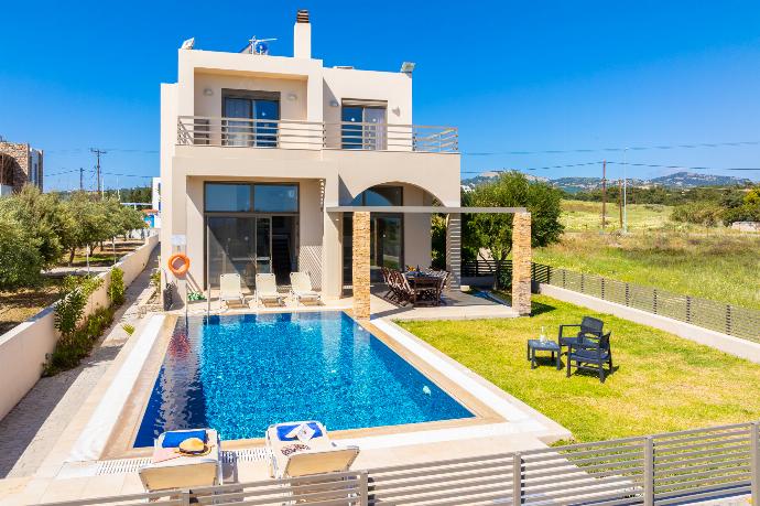 Villa Blue Wave Tria