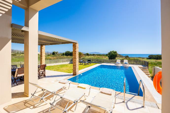 Villa Blue Wave Tria