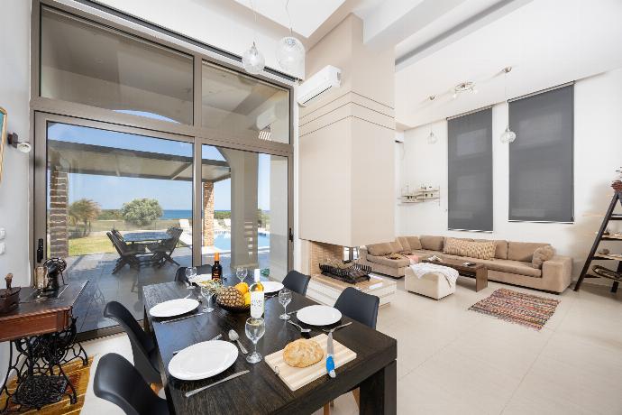 Villa Blue Wave Tria