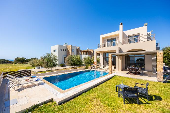 Villa Blue Wave Tria