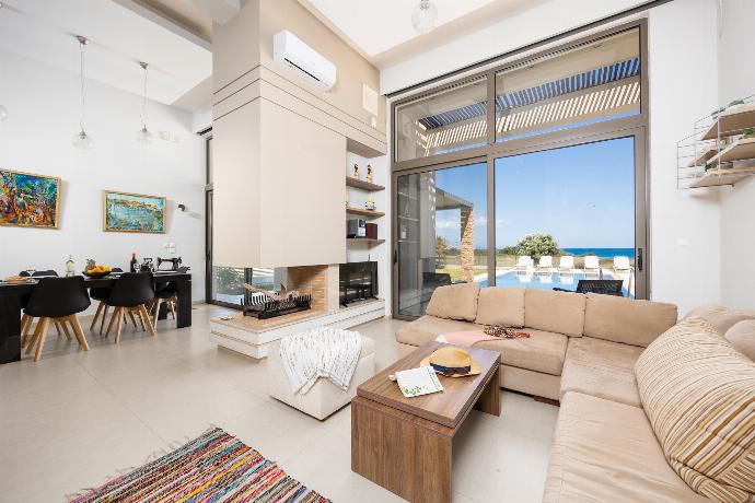 Villa Blue Wave Tria