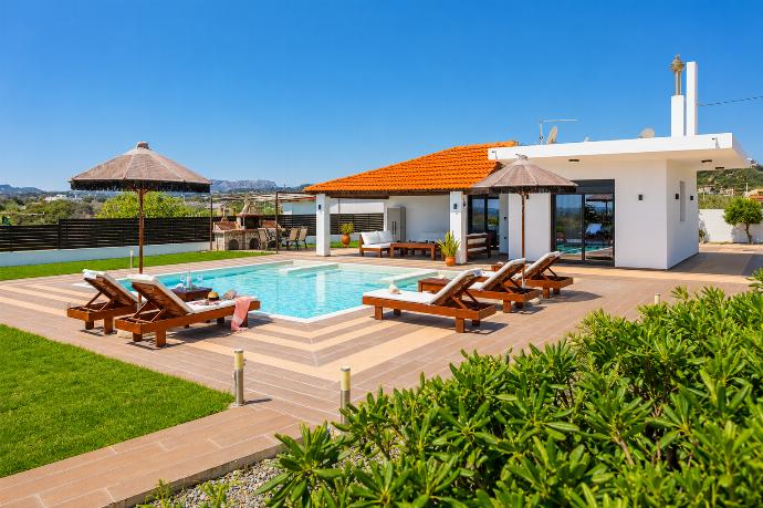 . - Villa Elysian . (Photo Gallery) }}