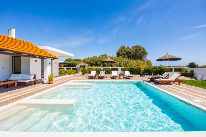  . - Villa Elysian . (Photo Gallery) }}