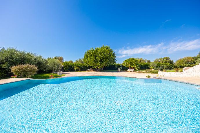 Private pool and terrace . - Villetta Bianca . (Photo Gallery) }}