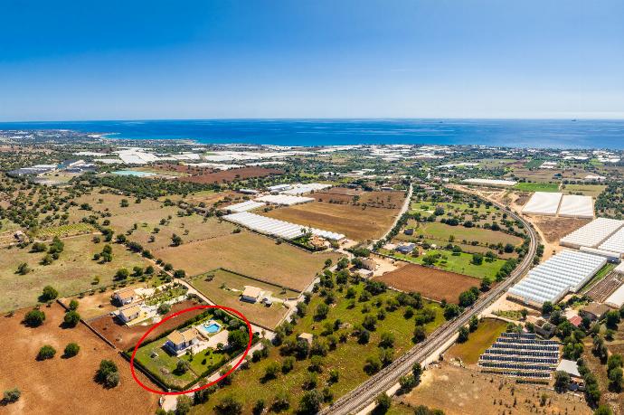 Aerial view showing location of villa . - Villetta Bianca . (Photo Gallery) }}