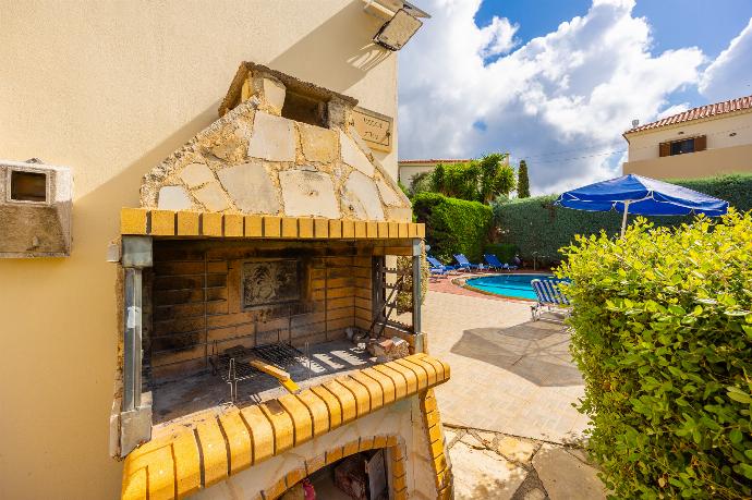 Twin bedroom with A/C . - Villa Evan . (Photo Gallery) }}