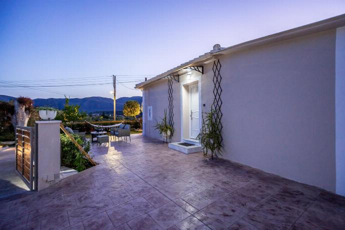  . - Villa Mazzeto Casa Alonia . (Photo Gallery) }}