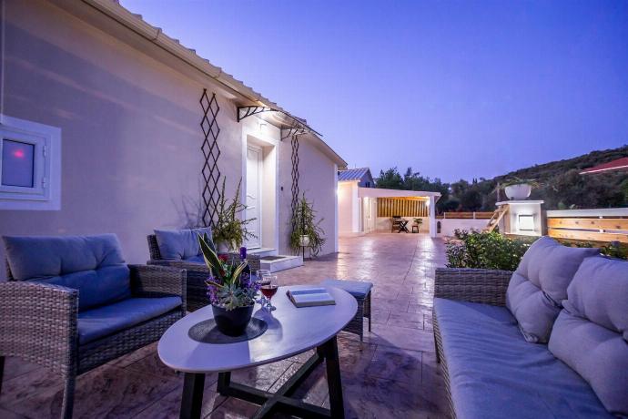  . - Villa Mazzeto Casa Alonia . (Photo Gallery) }}