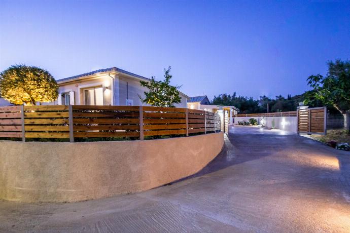  . - Villa Mazzeto Casa Alonia . (Photo Gallery) }}