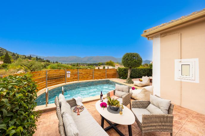 Terrace area . - Villa Mazzeto Casa Alonia . (Photo Gallery) }}