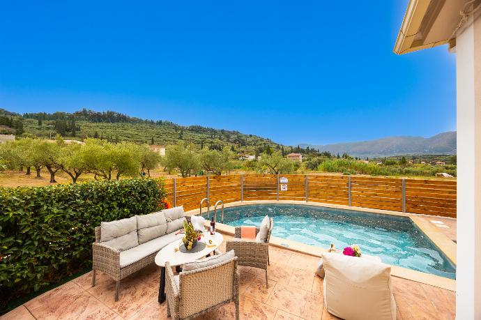 Private pool and terrace . - Villa Mazzeto Casa Alonia . (Photo Gallery) }}