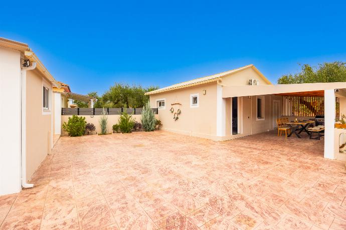 Annex . - Villa Mazzeto Casa Alonia . (Photo Gallery) }}