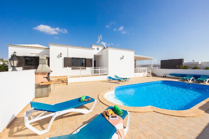 Beautiful villa with private pool and terrace . - Villa Diama . (Photo Gallery) }}