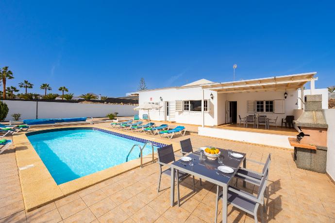 Beautiful villa with private pool and terrace . - Villa Temuime . (Photo Gallery) }}