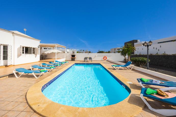 Beautiful villa with private pool and terrace . - Villa Temuime . (Photo Gallery) }}
