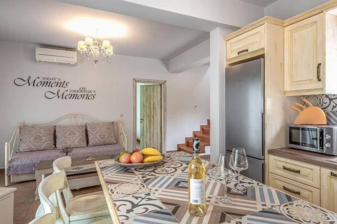  . - Villa Kyklamino . (Photo Gallery) }}