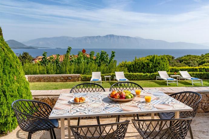  . - Villa Kyklamino . (Photo Gallery) }}