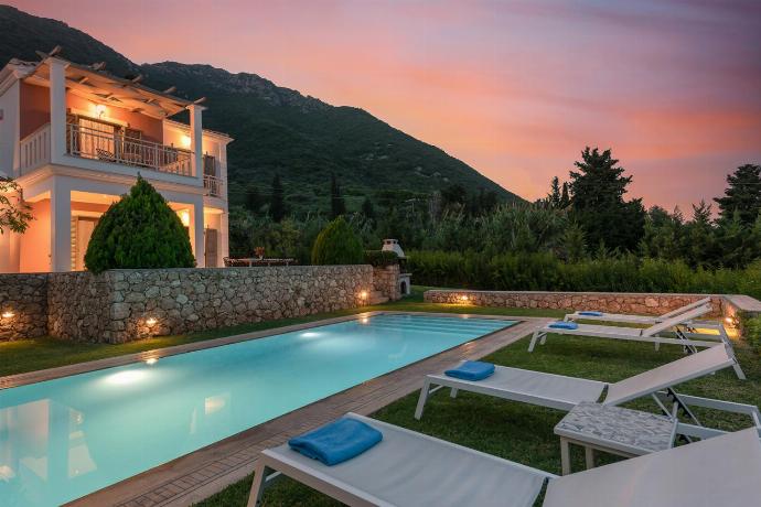 , . - Villa Kyklamino . (Photo Gallery) }}
