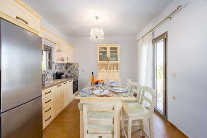  . - Villa Kyklamino . (Photo Gallery) }}