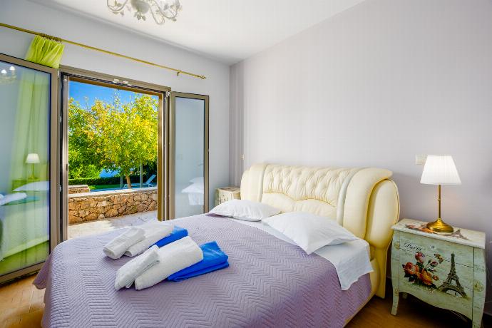  . - Villa Kyklamino . (Photo Gallery) }}