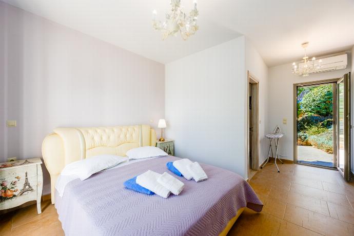 . - Villa Kyklamino . (Photo Gallery) }}