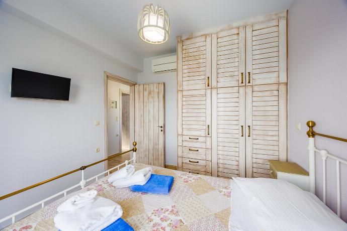  . - Villa Kyklamino . (Photo Gallery) }}