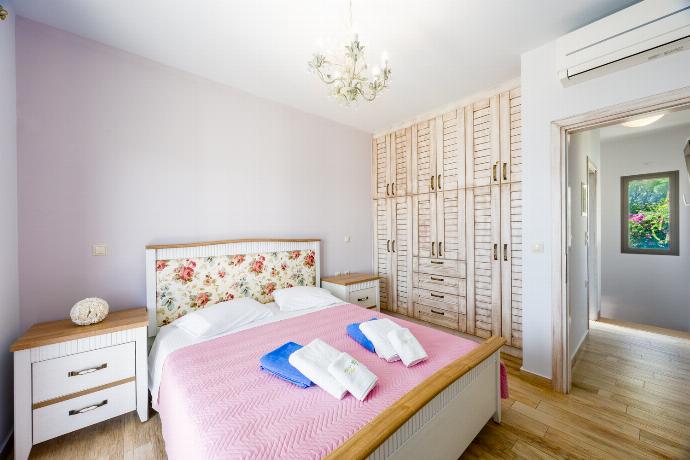  . - Villa Kyklamino . (Photo Gallery) }}