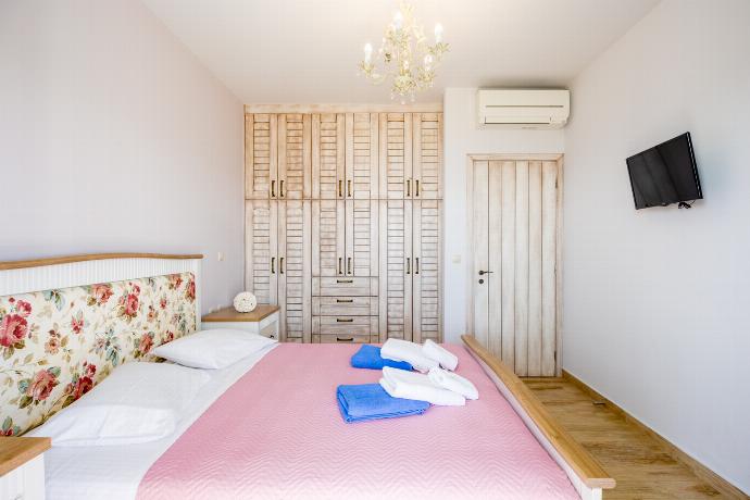  . - Villa Kyklamino . (Photo Gallery) }}