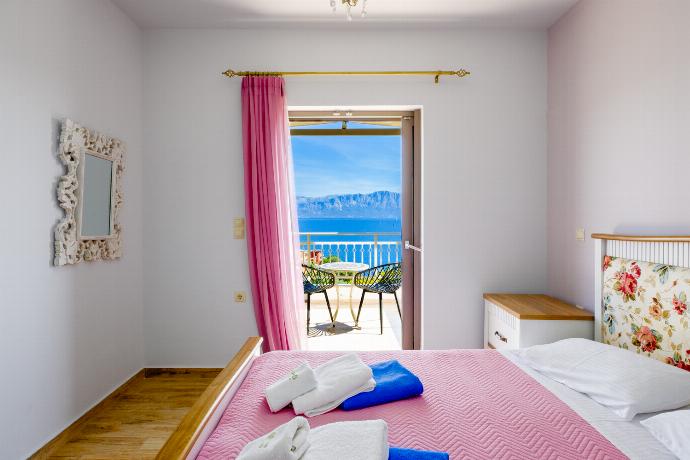  . - Villa Kyklamino . (Photo Gallery) }}