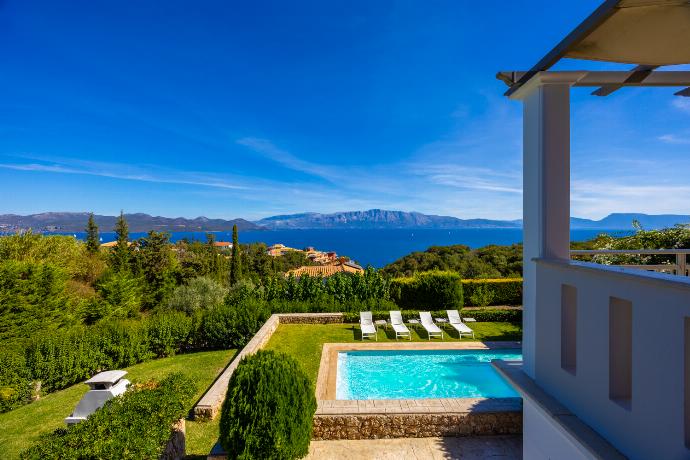  . - Villa Kyklamino . (Photo Gallery) }}