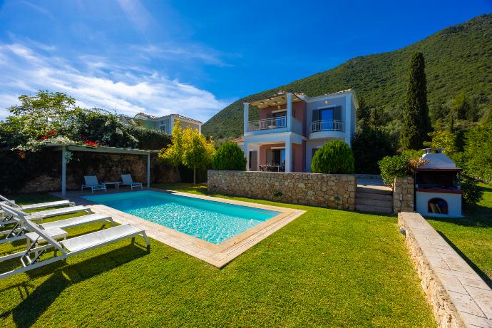  . - Villa Kyklamino . (Photo Gallery) }}