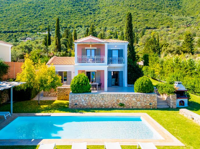 . - Villa Kyklamino . (Photo Gallery) }}