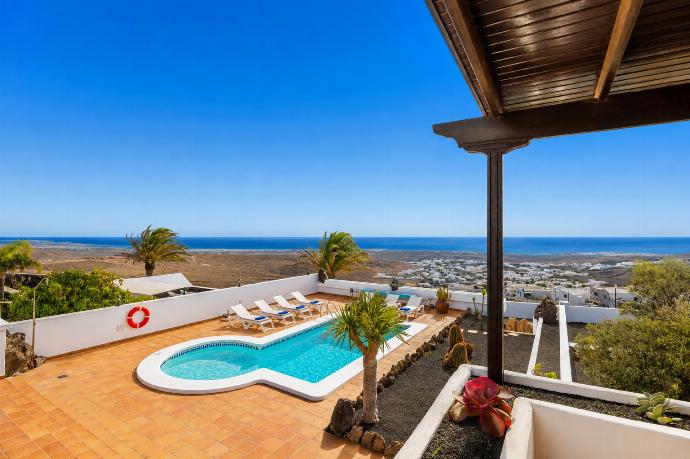 ,Beautiful villa with private pool and terrace with sea views . - Villa Valiente . (Galería de imágenes) }}