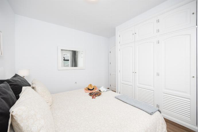 Double bedroom with A/C . - Villa Haria . (Галерея фотографий) }}