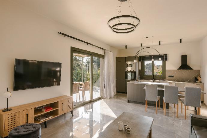  . - Villa Tania Ena . (Photo Gallery) }}