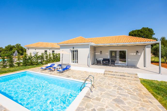  . - Villa Tania Dio . (Photo Gallery) }}