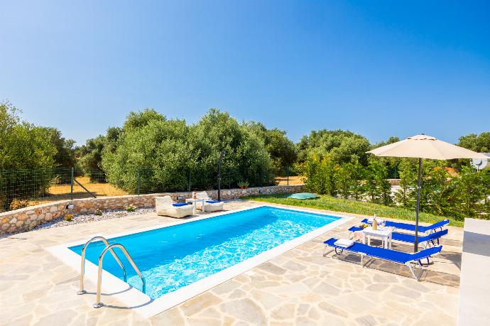  . - Villa Tania Dio . (Photo Gallery) }}