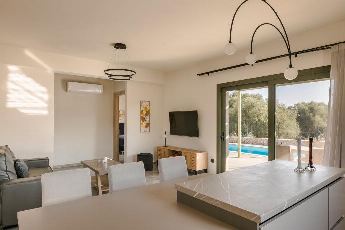  . - Villa Tania Dio . (Photo Gallery) }}