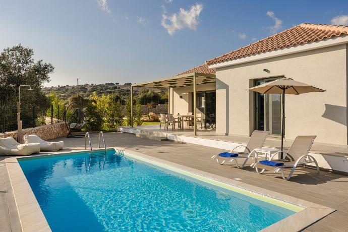  . - Villa Tania Dio . (Photo Gallery) }}