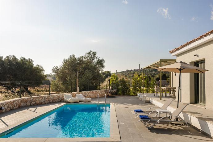  . - Villa Tania Dio . (Photo Gallery) }}