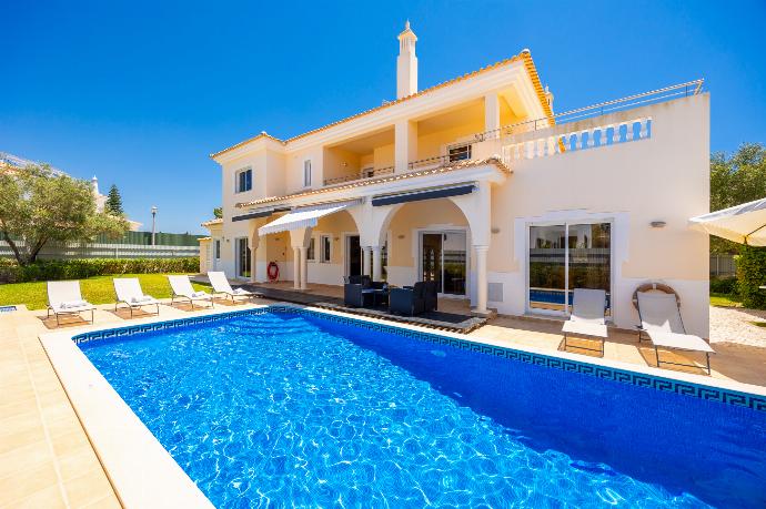 Beautiful villa with private pool and terrace . - Villa Coute Real . (Photo Gallery) }}
